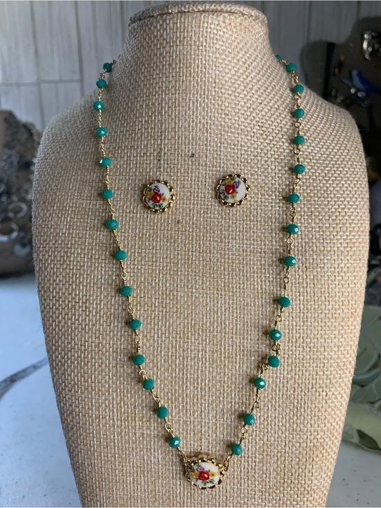 Plunder Jewelry - Plunder Necklace with Turquoise Beads and Floral Porcelain Pendant Earrings